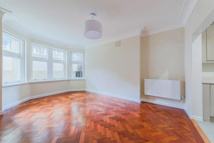 2 Bedroom Flat To Rent In Adeline Place, London, Greater London, WC1B
