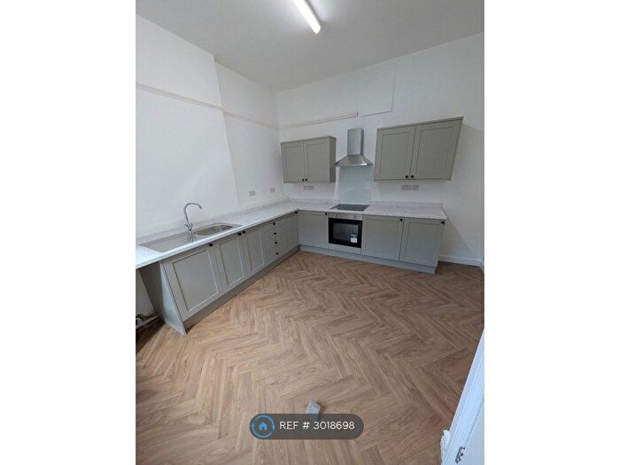 1 Bedroom Flat To Rent In Marine Road, Colwyn Bay, LL29