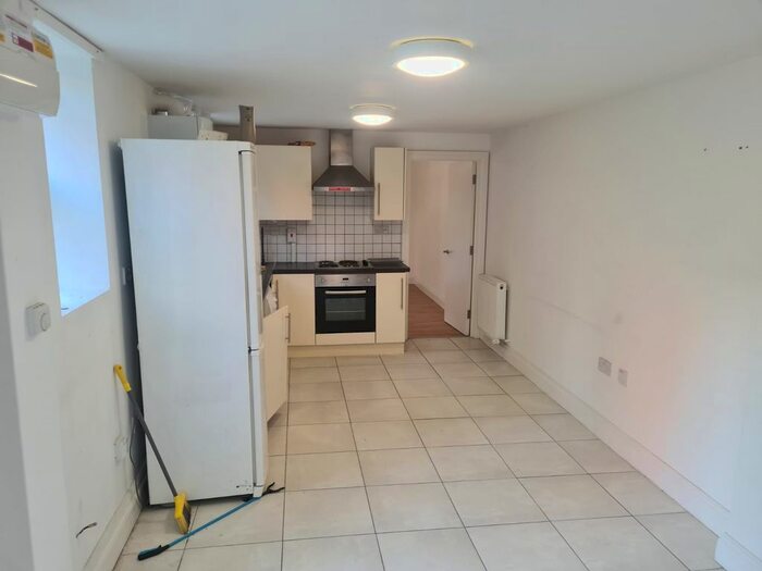 2 Bedroom Flat To Rent In Cardiff Road, Luton, LU1