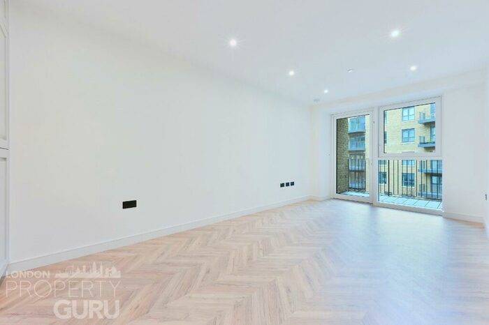 2 Bedroom Apartment To Rent In Wheatfield Way, Yorke House, Royal Exchange, Kingston Upon Thames, KT1