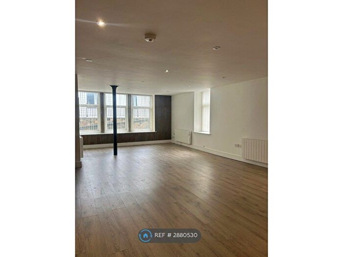 2 Bedroom Flat To Rent In Bull Street, Burnley, BB11