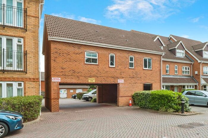 2 Bedroom House For Sale In Drum Road, Eastleigh, Hampshire, SO50