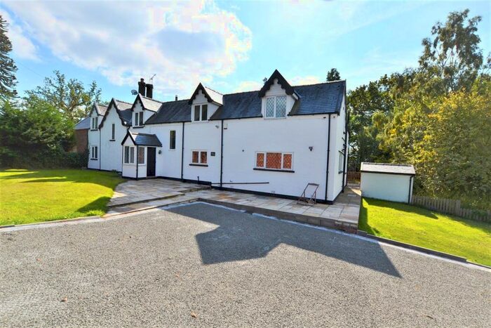 3 Bedroom Semi-Detached House To Rent In Holmes Chapel Road, Somerford, Congleton, CW12