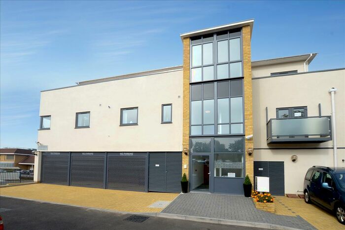 1 Bedroom Flat To Rent In Yoga Way, Worcester Park, KT4