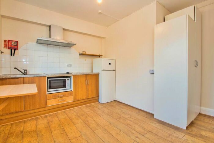 Flat To Rent In Station Road, Harrow, HA1