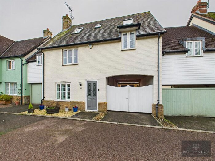 4 Bedroom Link Detached House For Sale In Allen Way, Springfield, Chelmsford, CM2
