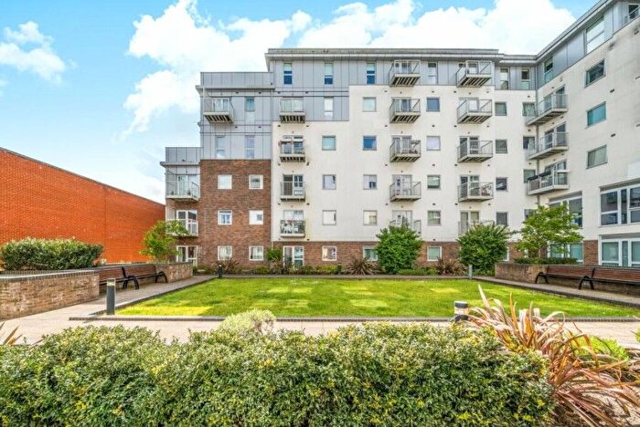 2 Bedroom Flat To Rent In Station View, Guildford, GU1