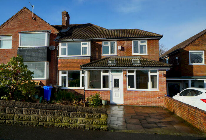 4 Bedroom Semi-Detached House To Rent In Marchwood Road, Sheffield, South Yorkshire, S6