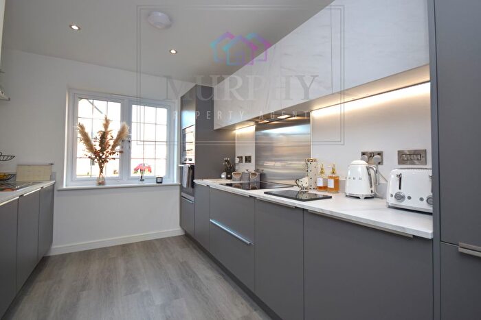 3 Bedroom Detached House For Sale In Park Hill Way, Wakefield, West Yorkshire, WF1