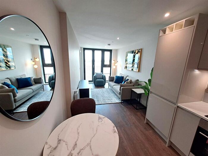 1 Bedroom Flat To Rent In West Waterloo Place, Triskelion Way, Liverpool, L3