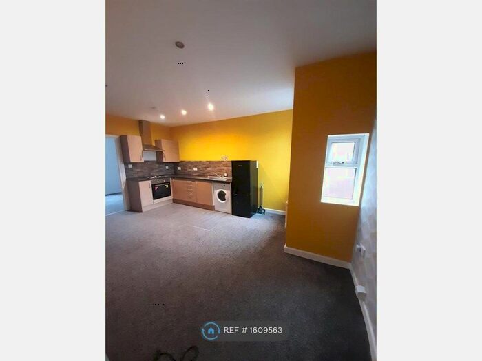 2 Bedroom Flat To Rent In Taylors Road, Stretford, Manchester, M32