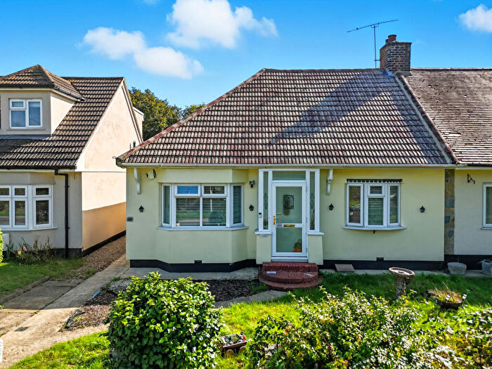 2 Bedroom Semi-Detached Bungalow For Sale In Purfleet Road, Aveley, RM15