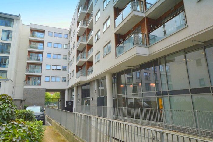 1 Bedroom Flat To Rent In Long Lane, London, SE1