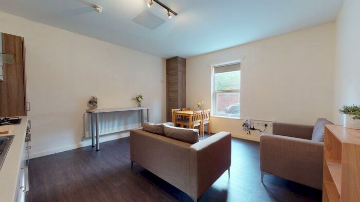 6 Bedroom House To Rent In The Globe, NE2