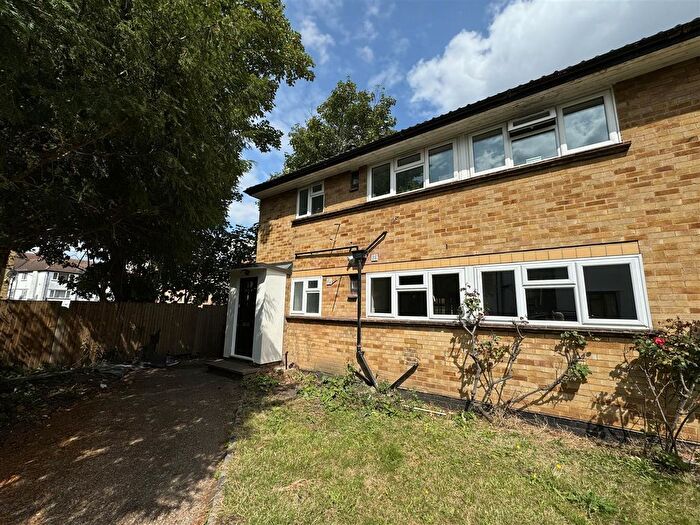 2 Bedroom Flat To Rent In Woodcote Road, Wallington, SM6