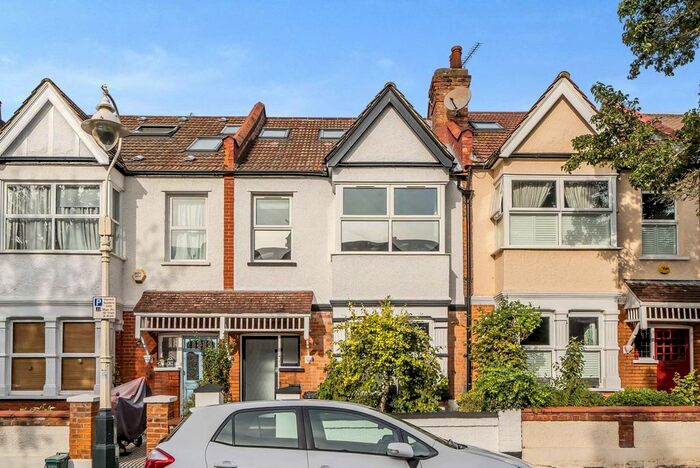 1 Bedroom Flat To Rent In Camborne Avenue, Ealing, London, W13