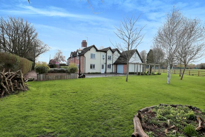 4 Bedroom Detached House For Sale In Aspley Lane, Slade Heath, Wolverhampton, WV10