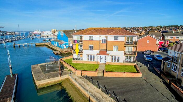2 Bedroom Flat To Rent In Cavalier Quay, East Cowes, PO32