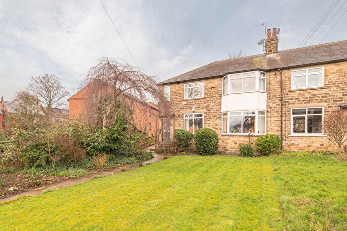 2 Bedroom Flat To Rent In Newton Park Mansions, Laurel Mount, Potternewton, Leeds, LS7