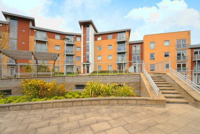 2 Bedroom Apartment To Rent In Kelvin Gate, Bracknell, RG12