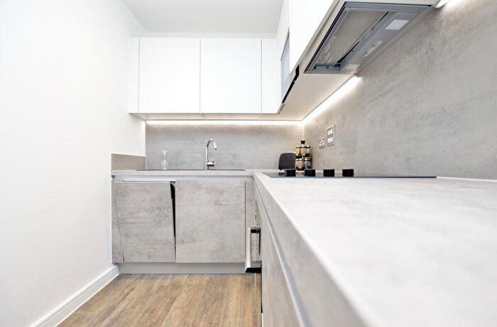 1 Bedroom Flat For Sale In Drydock Square, Barking, IG11