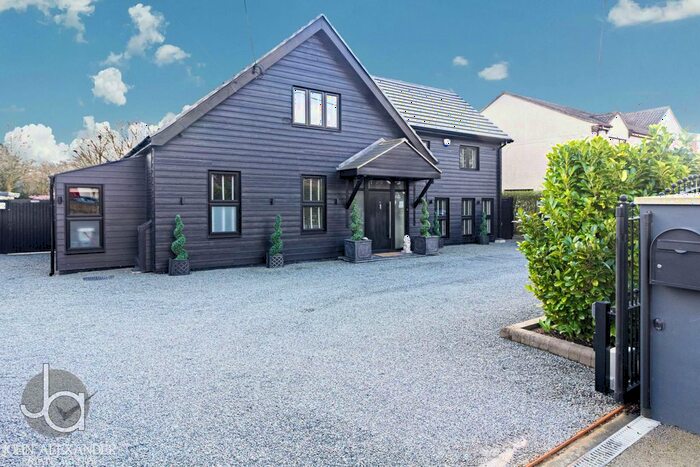 3 Bedroom Detached House For Sale In Maldon Road, Tiptree, Colchester, CO5