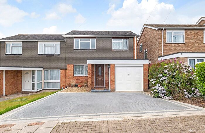 3 Bedroom Semi-Detached House To Rent In Wade Avenue, Orpington, BR5