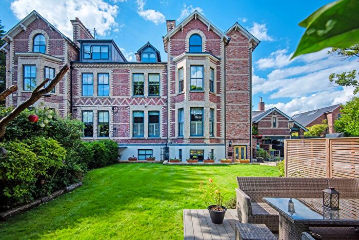 2 Bedroom Flat For Sale In Daveylands, Wilmslow, Cheshire, SK9