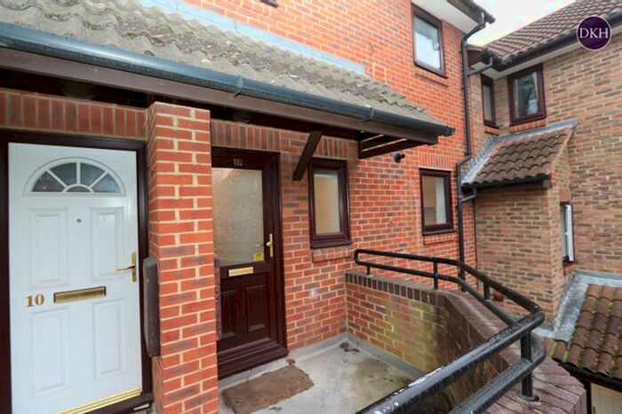 1 Bedroom Flat To Rent In Brocklesbury Close, Watford, Hertfordshire, WD24