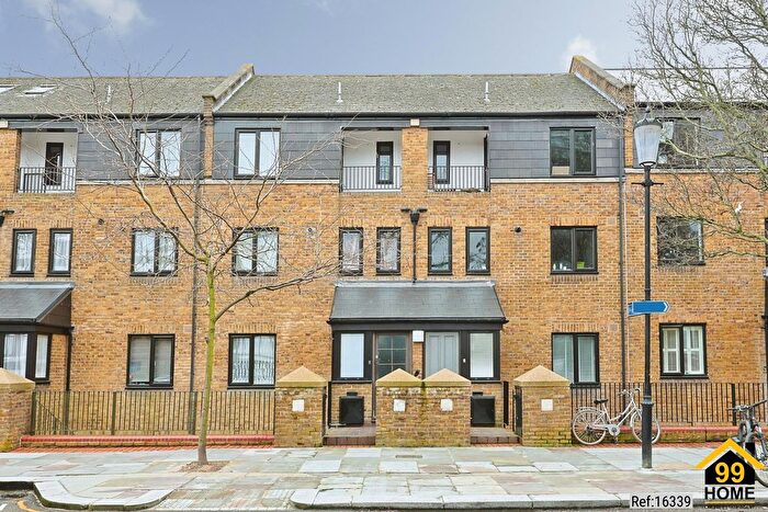 2 Bedroom Maisonette For Sale In St Ervans Road, London, W10