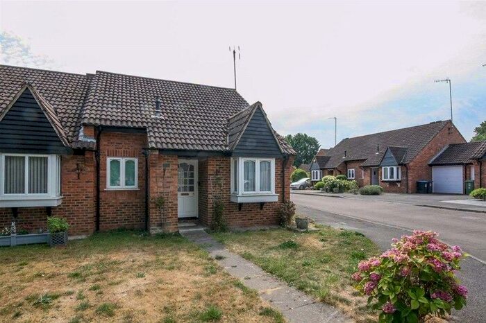 2 Bedroom Bungalow To Rent In Kite Field, Northchurch, Berkhamsted, HP4