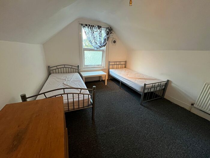 2 Bedroom Flat To Rent In Belmont Road, London, N15