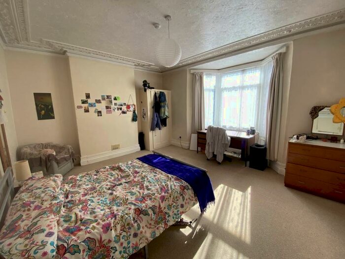 5 Bedroom House To Rent In Crwys Road, Cathays, Cardiff, CF24