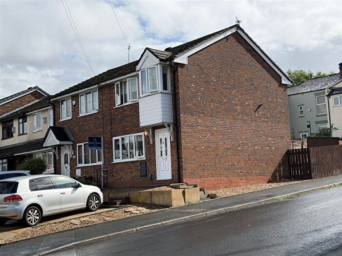 3 Bedroom Mews For Sale In St. Marks Street, Dukinfield, SK16