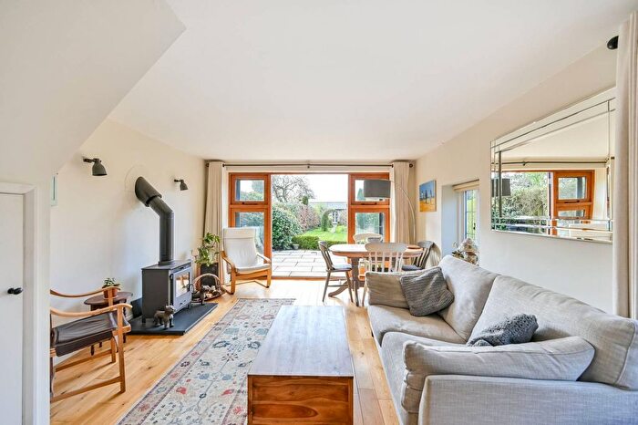 3 Bedroom Detached House For Sale In Littlewick Green, Maidenhead, SL6