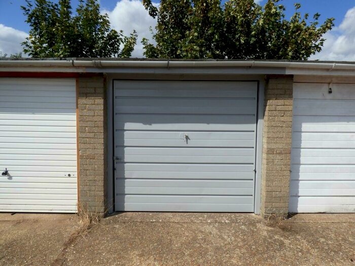 Property To Rent In Garage In Angmering, BN16