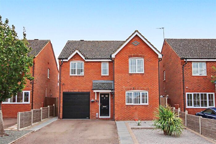 4 Bedroom Detached House For Sale In , Coltsfoot Road, Rushden, NN10