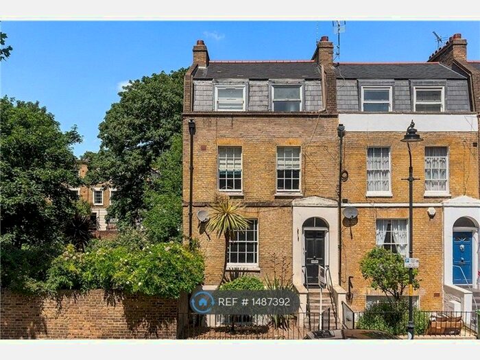 2 Bedroom Flat To Rent In Urwlin Street, London, SE5