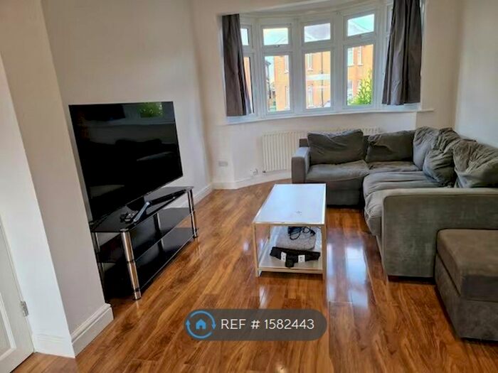 3 Bedroom Terraced House To Rent In Molesey Road, Hersham, Walton-On-Thames, KT12
