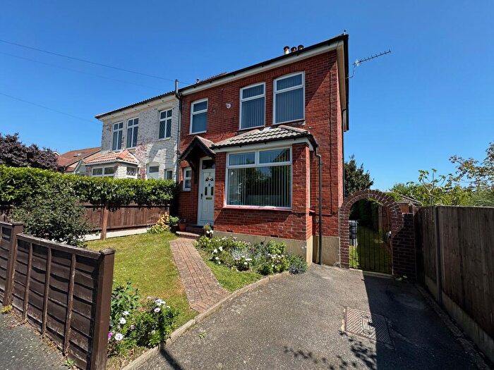 3 Bedroom Semi-Detached House For Sale In Uplands Road, Drayton, PO6