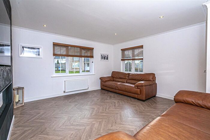 4 Bedroom Detached House For Sale In Bramble Crescent, Dunfermline, KY11