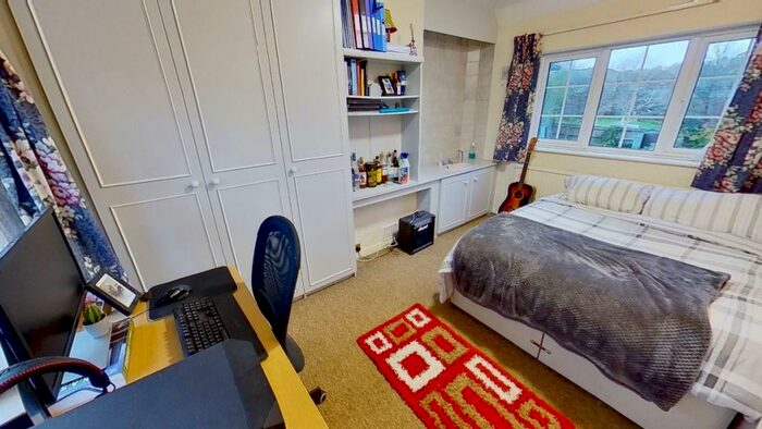 5 Bedroom Semi-Detached House To Rent In Old Palace Road, Guildford, GU2