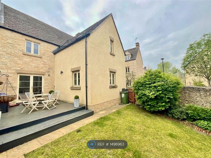 4 Bedroom Terraced House To Rent In Blackberry Walk, Cirencester, GL7