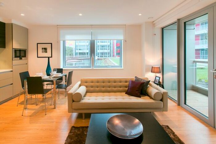 2 Bedroom Flat To Rent In Barking Road, Canning Town, E16