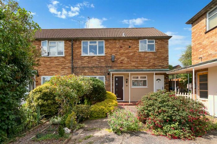 1 Bedroom Maisonette To Rent In Highview Close, Potters Bar, Hertfordshire, EN6