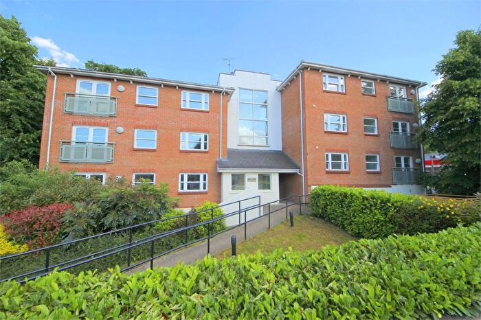 2 Bedroom Flat To Rent In Green Lanes, Winchmore Hill, N21