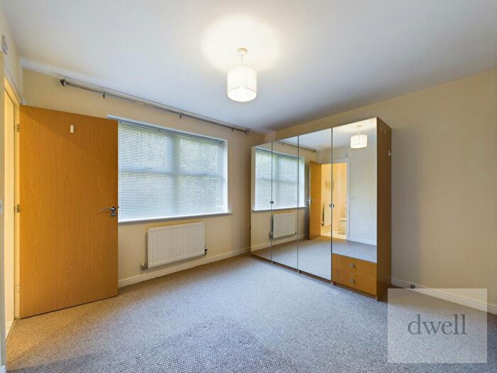 2 Bedroom Flat To Rent In Sandlewood Crescent, Meanwood, Leeds, LS6