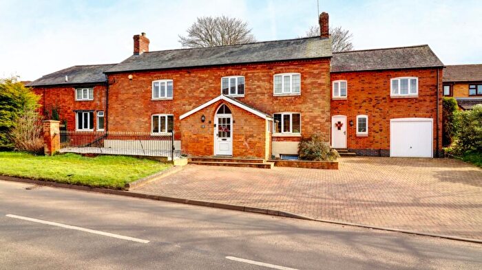 5 Bedroom Detached House For Sale In East Street, Long Buckby, Northampton, Northamptonshire, NN6
