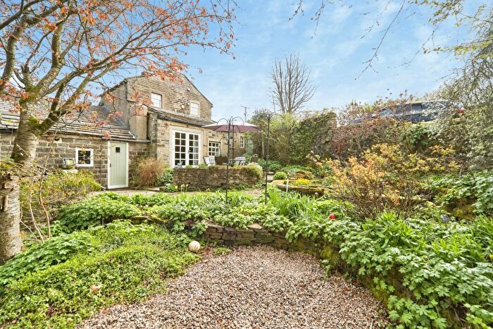 3 Bedroom Semi Detached House For Sale In Hainworth, Keighley, West Yorkshire, BD21