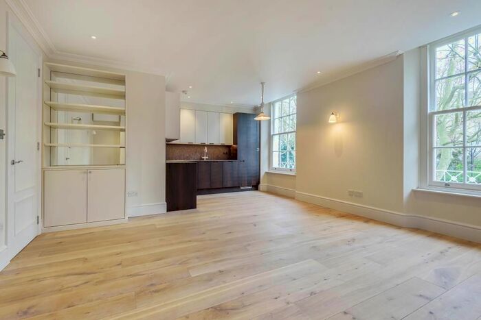 2 Bedroom Flat To Rent In Holland Park Avenue, London, W11